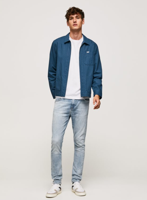 Descoperă Stilul Tău cu Pepe Jeans: Haine Cool pentru Zilele de Facultate
