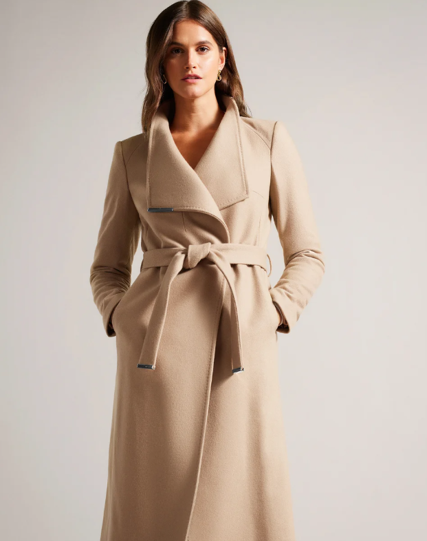Îmbrăcăminte și Accesorii Ted Baker – Eleganță Britanică pentru Zilele de Birou