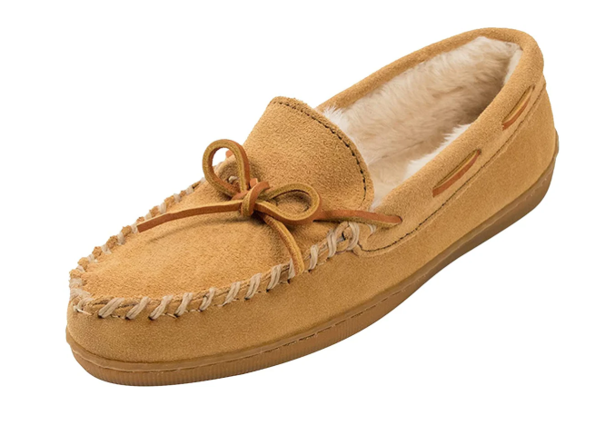 Minnetonka &icirc;ncălțăminte și accesorii care &icirc;mbină tradiția cu confortul modern